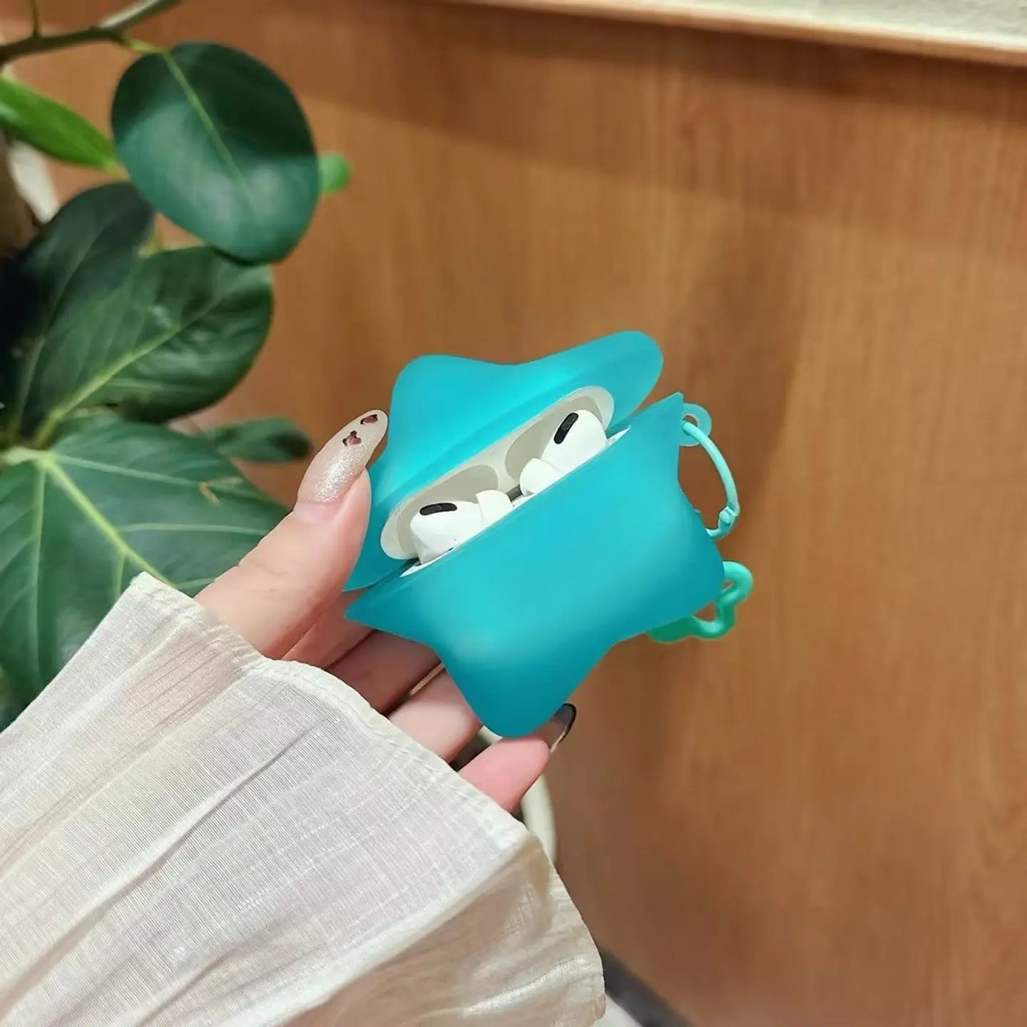 Frosted Star AirPods Case with Matching Star Charm SEACASE