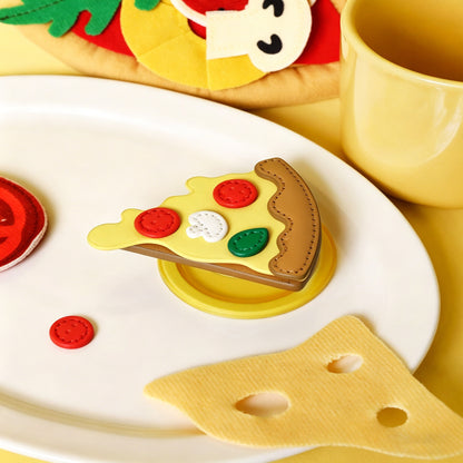 3Dピザスライス MagSafeスマホホルダー、フェイクレザーデザインの食べ物モチーフスタンド