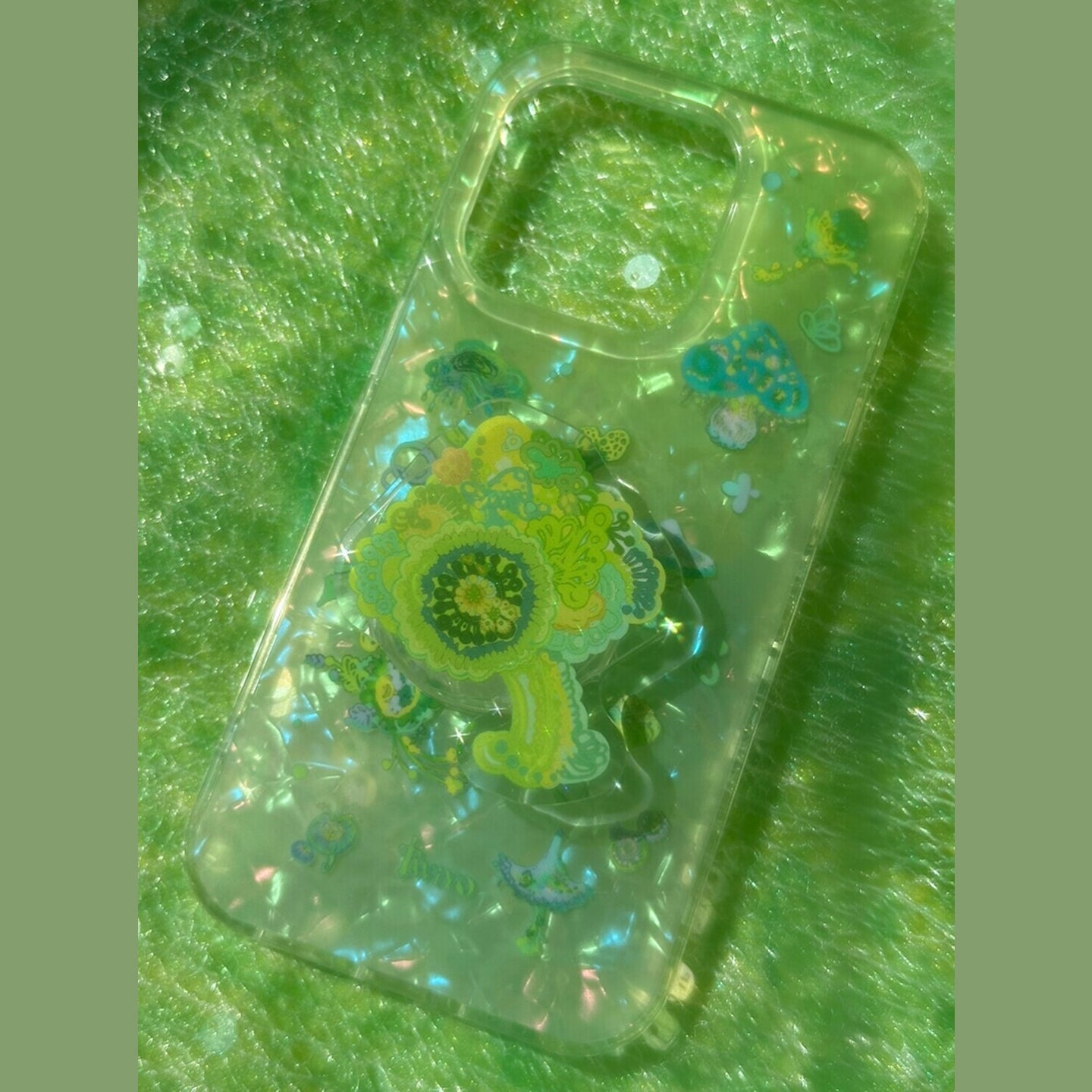 Green Iridescent Shell‑Texture Mushroom iPhone Case, Fresh Nature‑Style Protective Cover