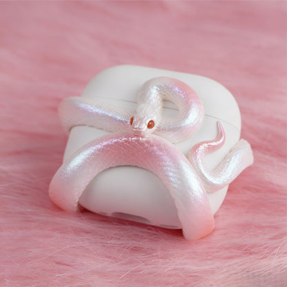3Dスネークが巻き付いたAirPodsケース