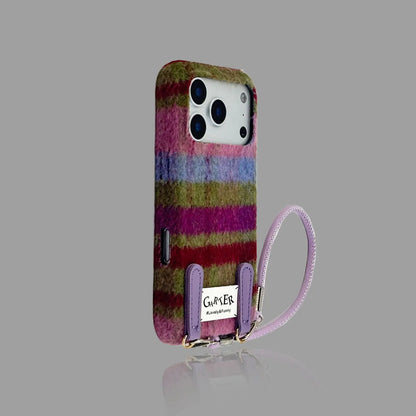 Retro Plaid Plush iPhone Case with Matching Wrist Strap 我的商店