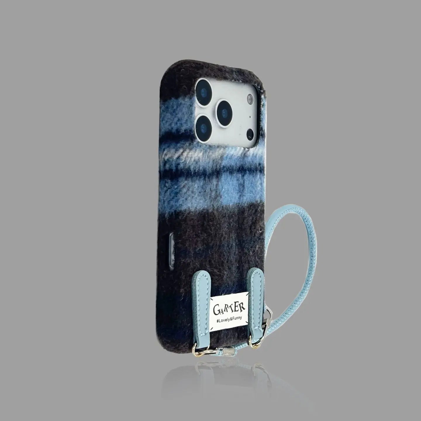 Retro Plaid Plush iPhone Case with Matching Wrist Strap 我的商店