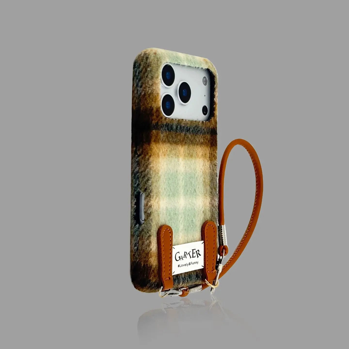 Retro Plaid Plush iPhone Case with Matching Wrist Strap 我的商店